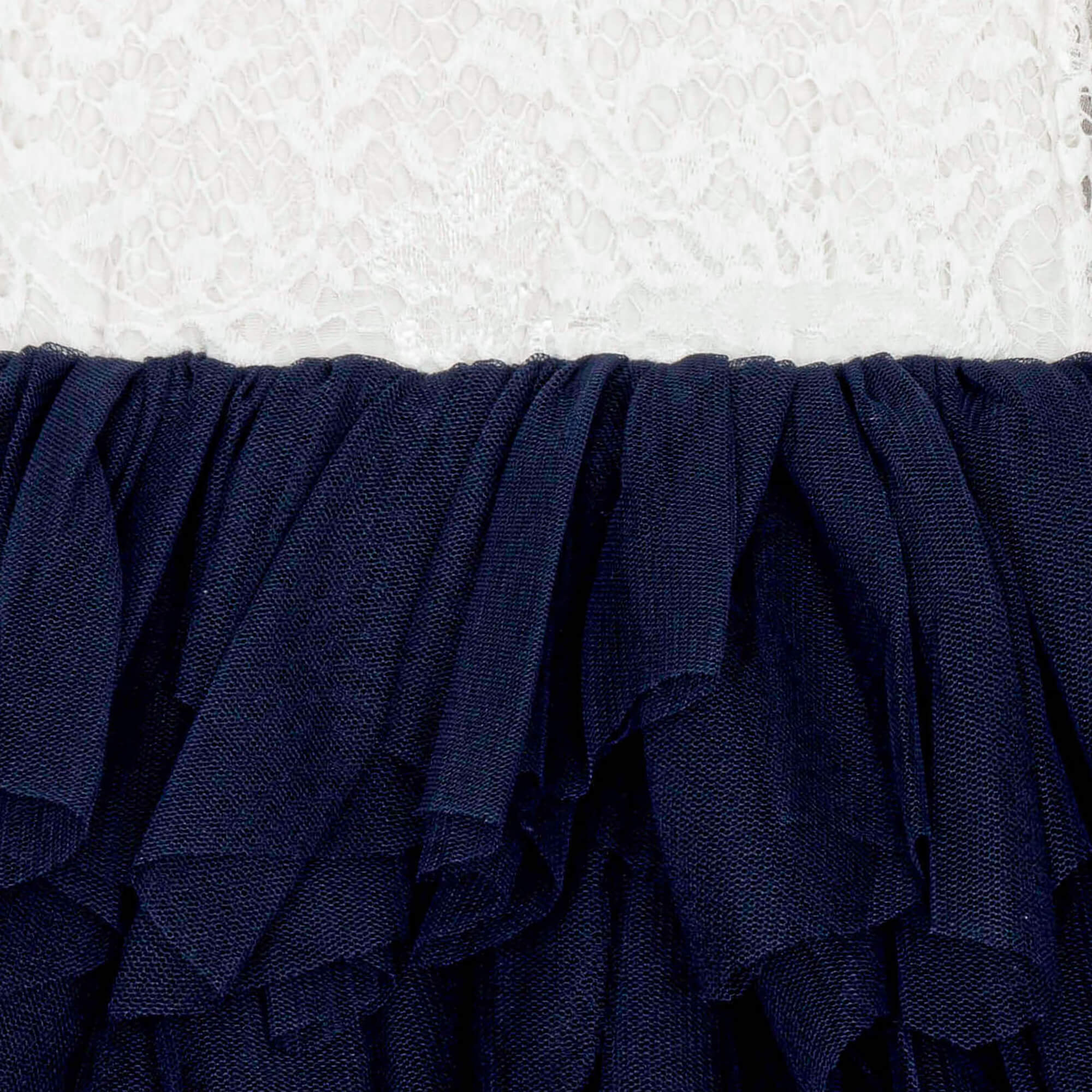close tulle colour