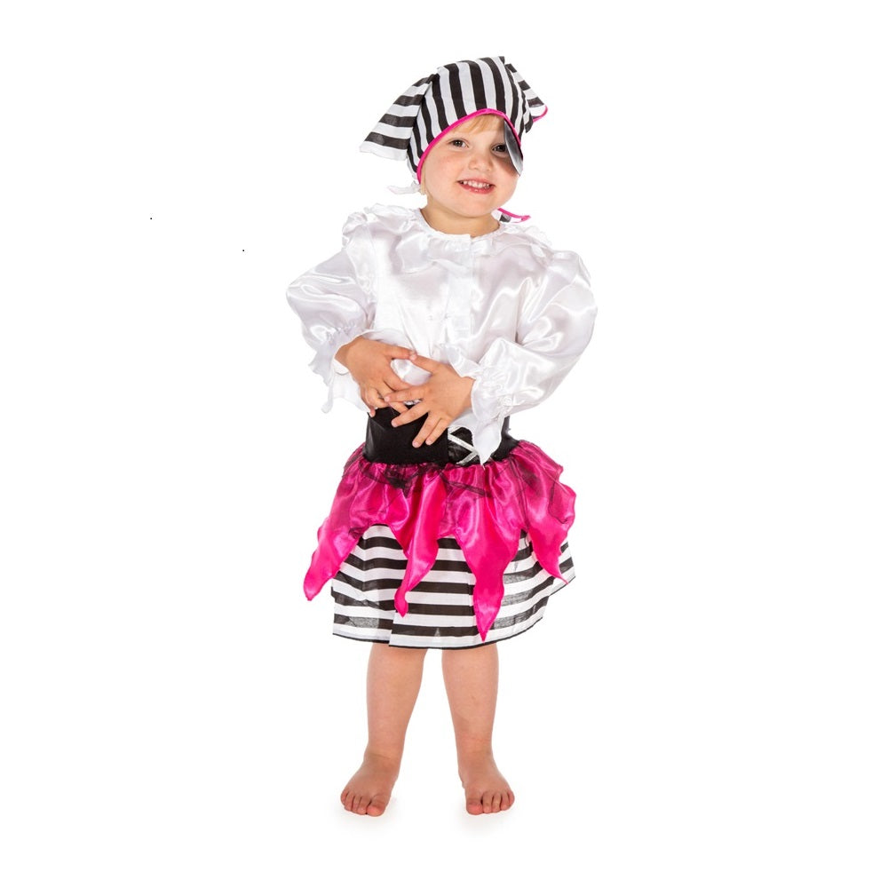 girl wearing a pirate costume