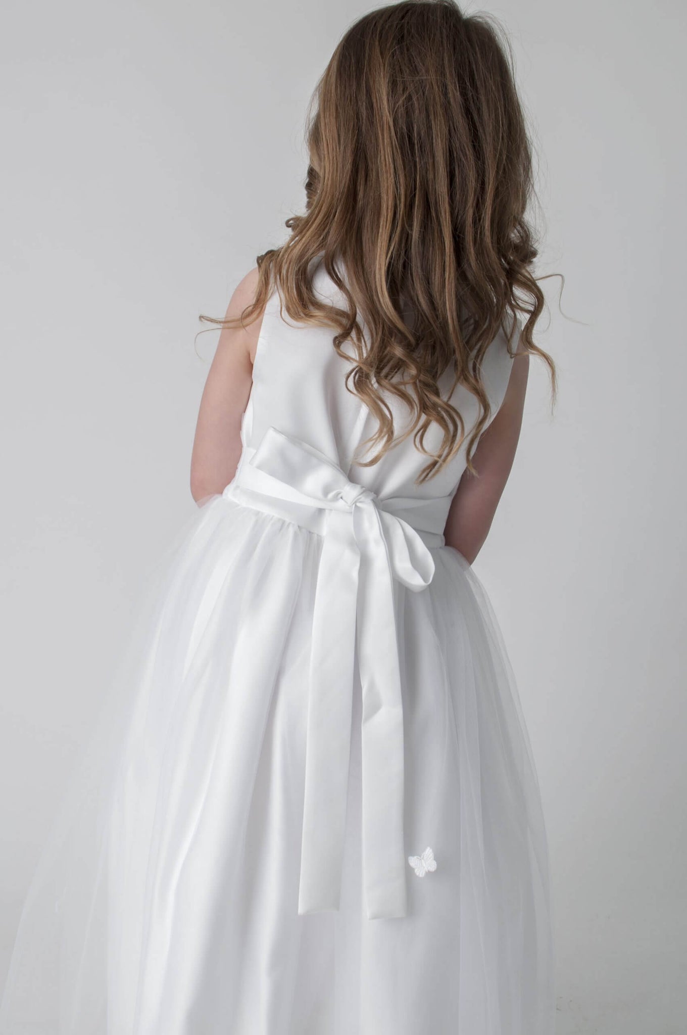 Rear bow on the dress