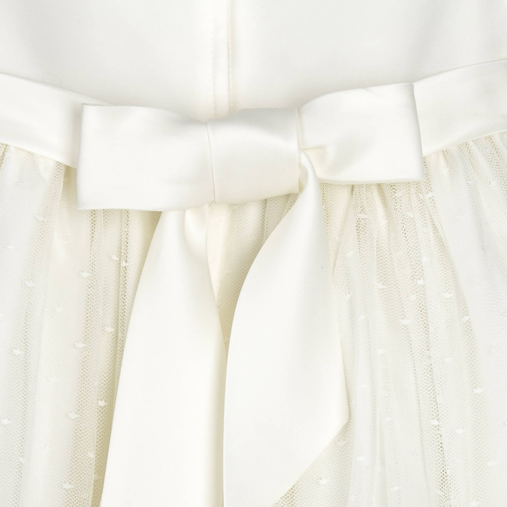 Rear bow and close up of tulle