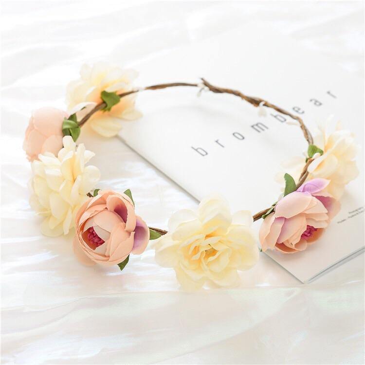 Classic Peony Head Garland in Peach