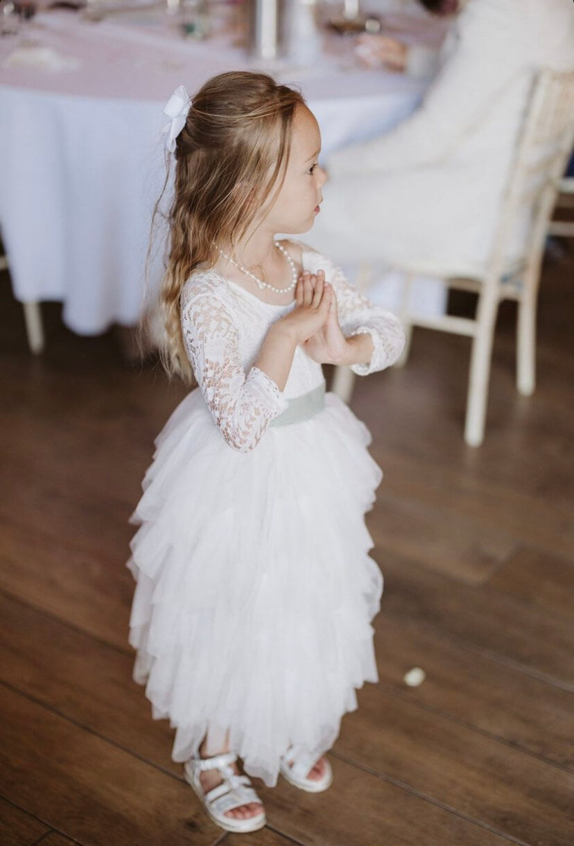 Young child at a wedding